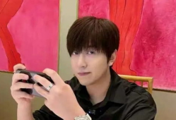 吃瓜爆料网红博主视频,揭秘网红博主吃瓜爆料背后的真相